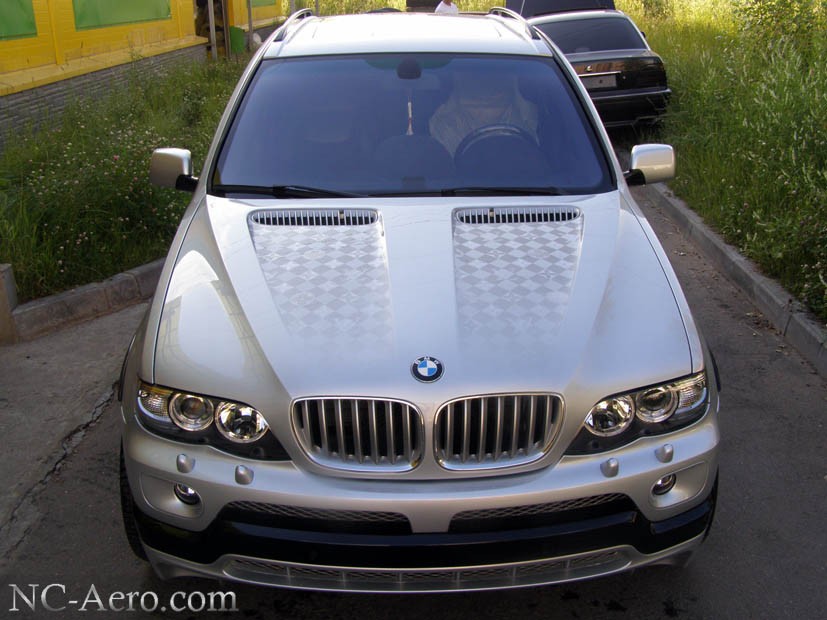 Аэрография на машине BMW X5 – Louis Vuitton